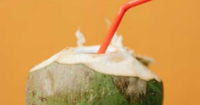 गर्मियों में रोज नारियल पानी पीने के फायदे